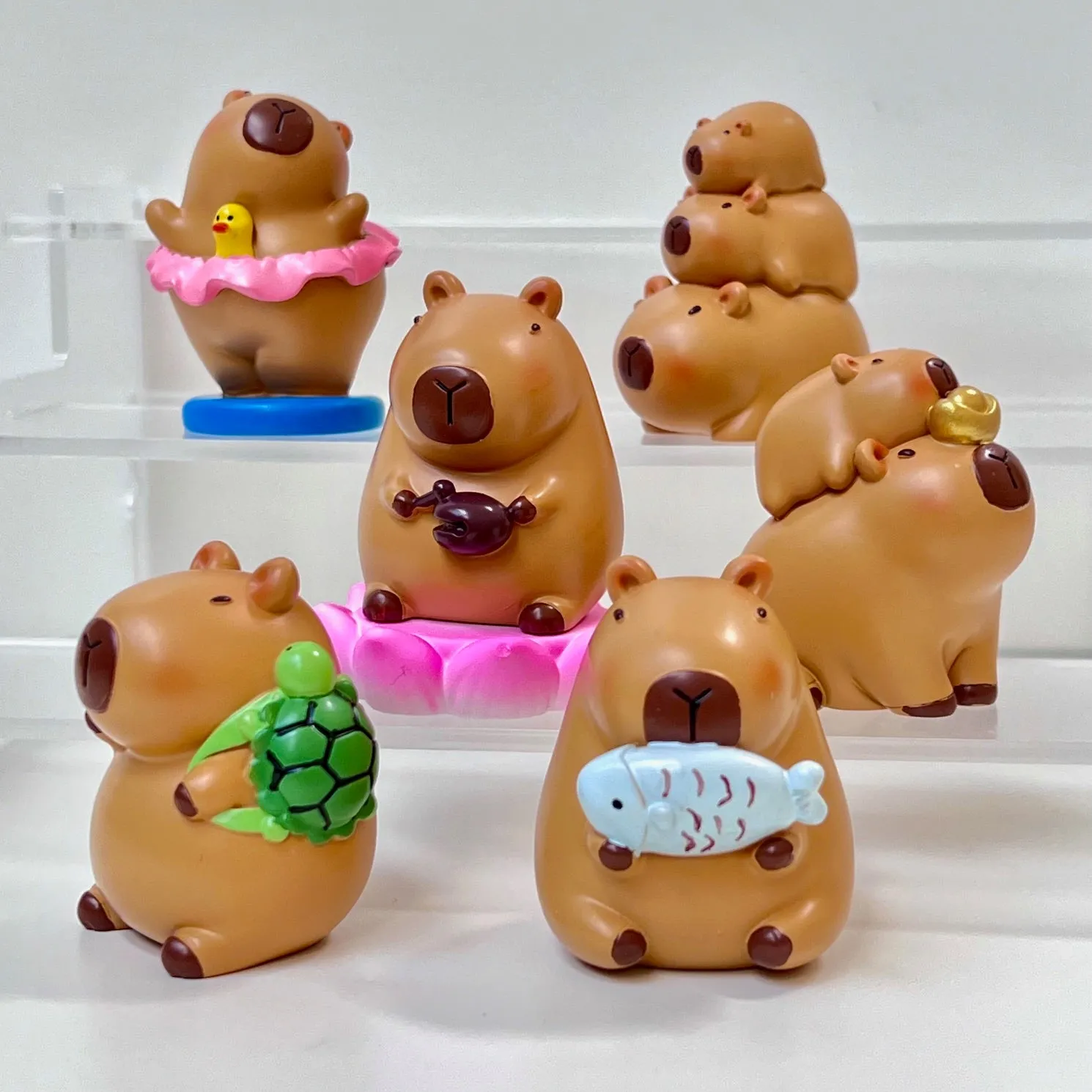 71030 CAPYBARA LIFE FIGURINE BLIND BOX-6
