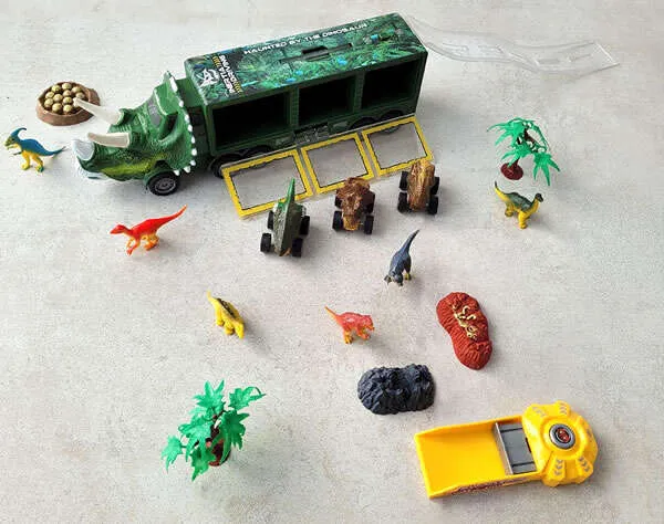 Deenodi - Kids toy truck with dinosaurs